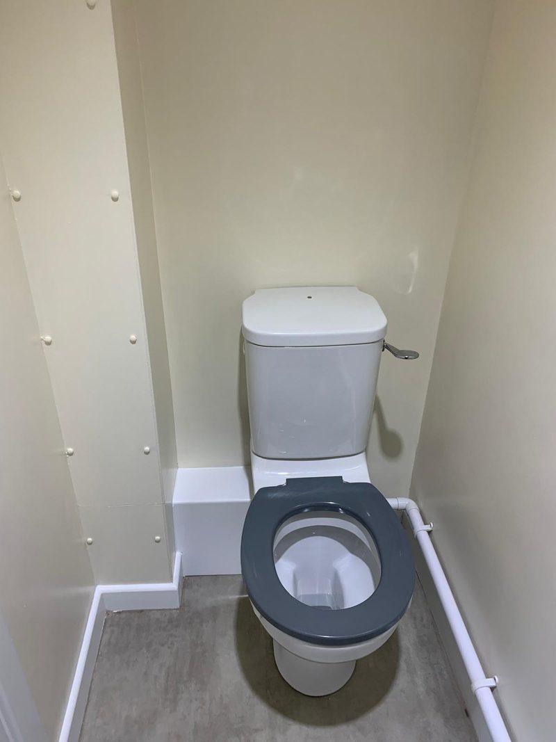 WC cubicle installation, Plumbing